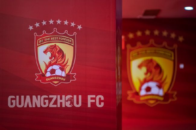 切尔西的首要任务是签下前锋，那不勒斯的奥斯梅恩、布伦特福德的伊万-托尼和葡体的乔克雷斯都在他们的候选名单上。